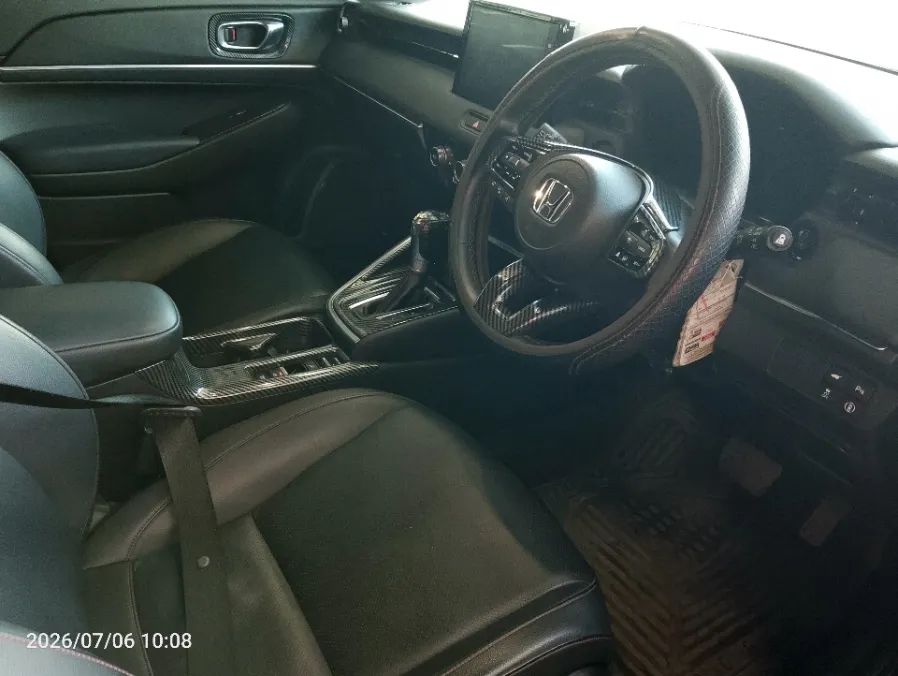 Foto Mobil Bekas Kabin Depan Honda HR-V 1.5 Turbo RS tahun 2023