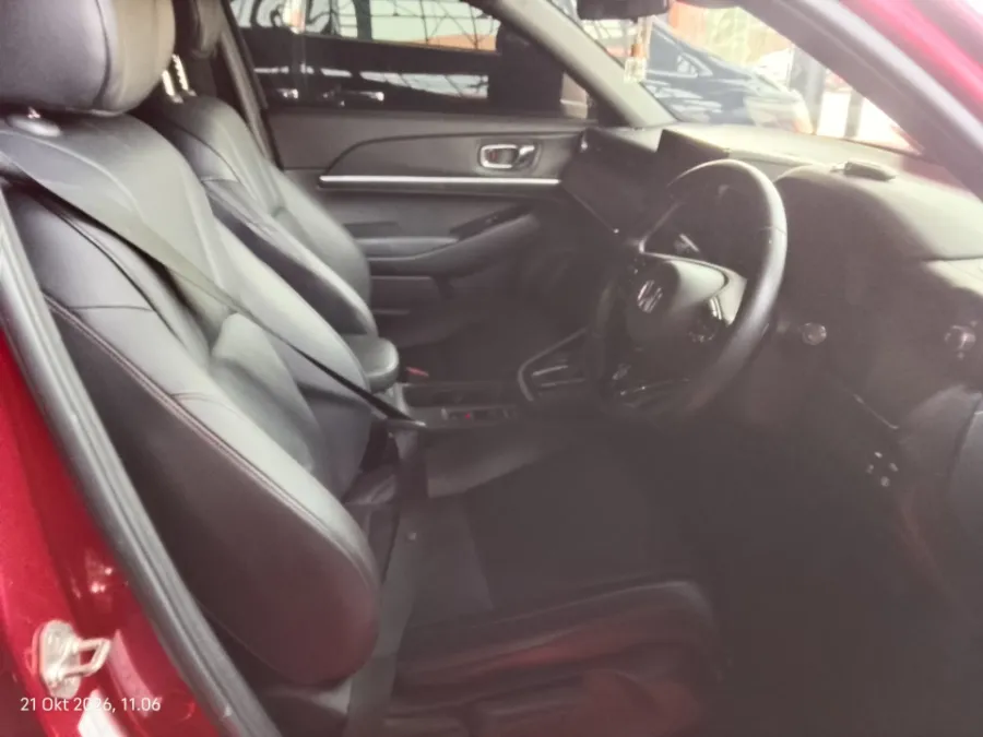 Foto Mobil Bekas Kabin Depan Honda HR-V 1.5 Turbo RS tahun 2023