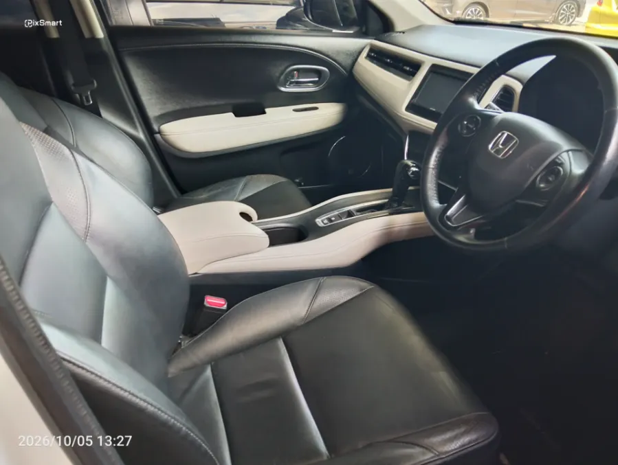 Foto Mobil Bekas Kabin Depan Honda HR-V 1.8 E tahun 2016