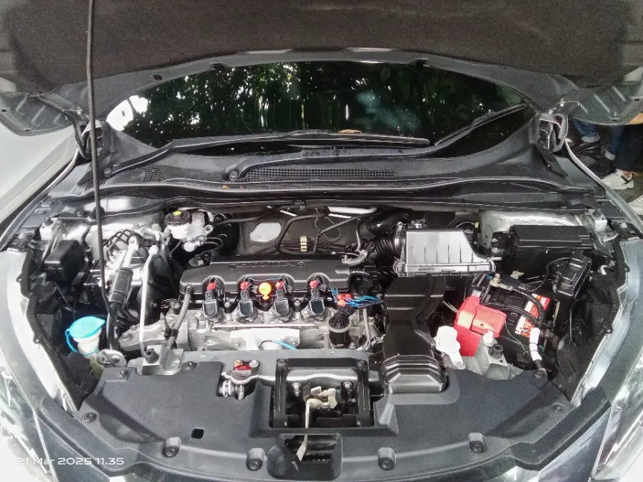 Foto Mobil Bekas Mesin Honda HR-V 1.8 Prestige tahun 2016
