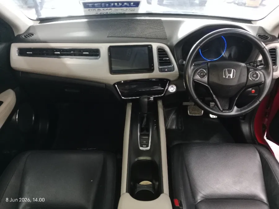 Foto Mobil Bekas Dashboard Honda HR-V 1.8 Prestige tahun 2020