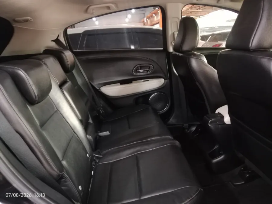 Foto Mobil Bekas Kabin Belakang Honda HR-V 1.8 RS tahun 2016