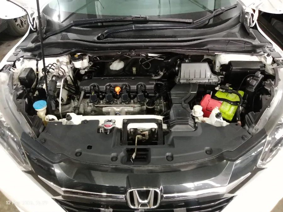 Foto Mobil Bekas Mesin Honda HR-V 1.8 RS tahun 2016