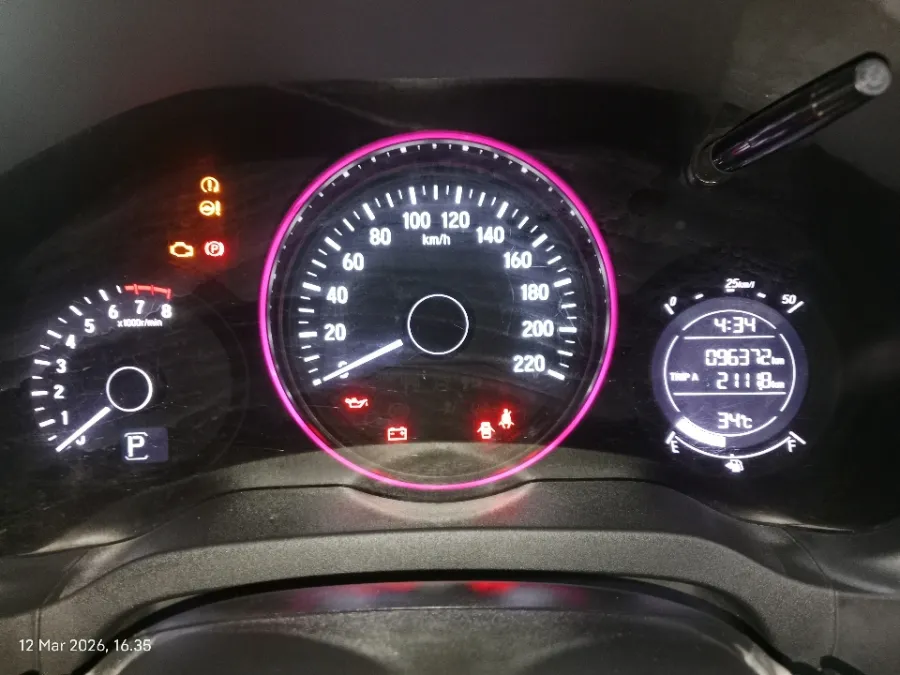 Foto Mobil Bekas Odometer Honda HR-V 1.8 RS tahun 2016