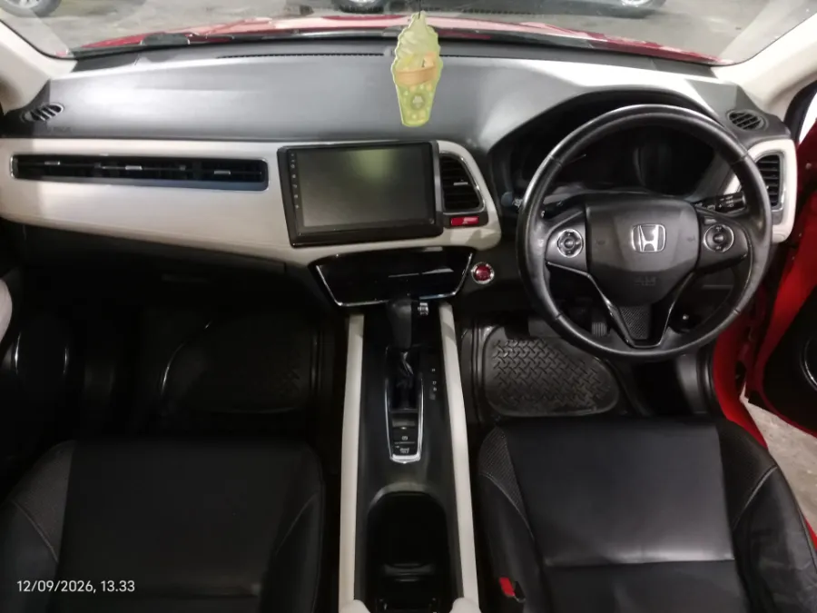Foto Mobil Bekas Dashboard Honda HR-V 1.8 RS tahun 2017