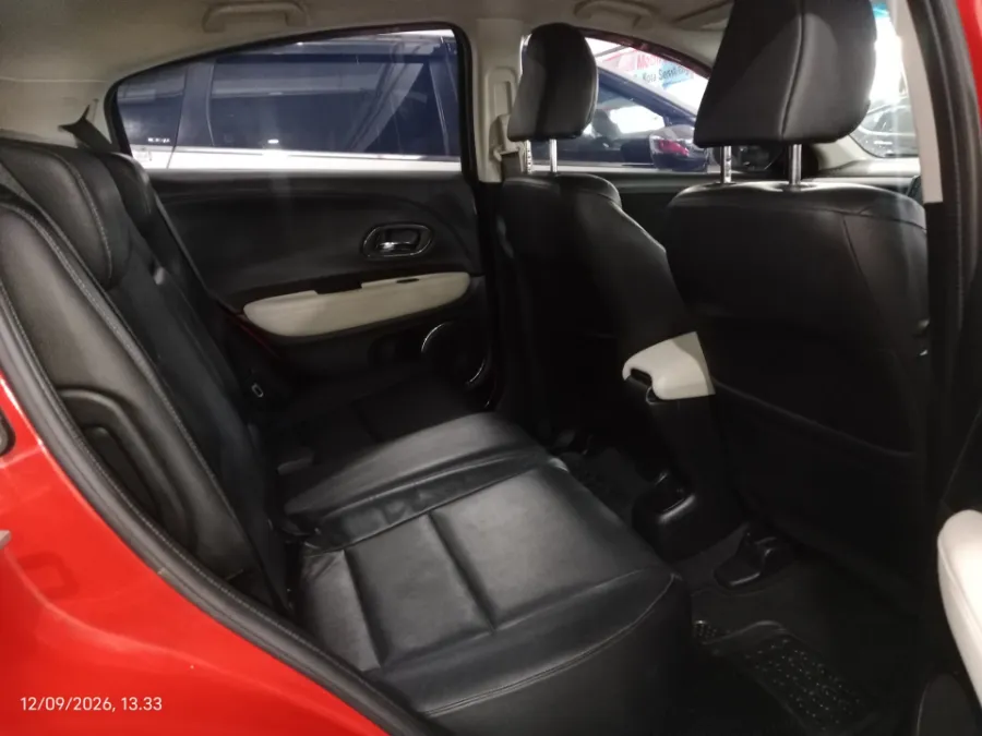 Foto Mobil Bekas Kabin Belakang Honda HR-V 1.8 RS tahun 2017