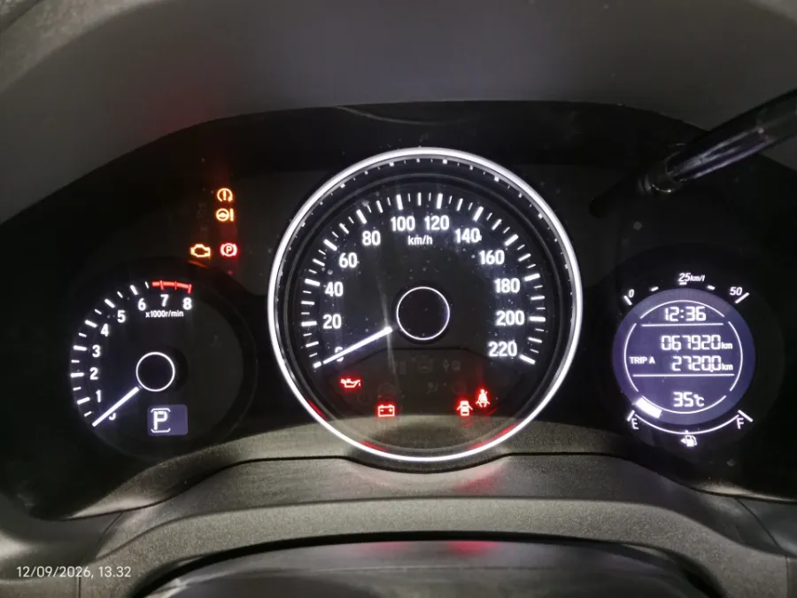 Foto Mobil Bekas Odometer Honda HR-V 1.8 RS tahun 2017
