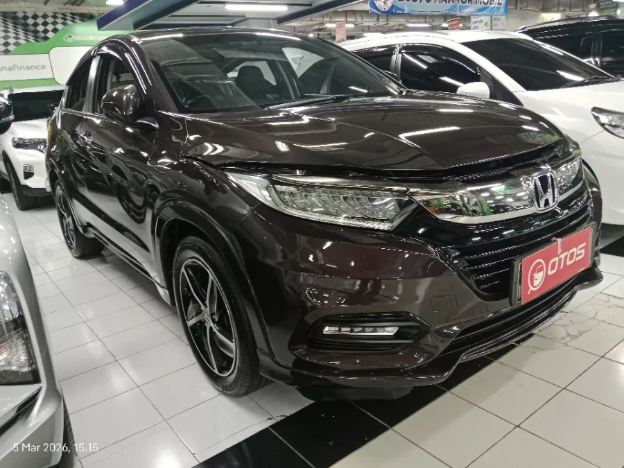 Foto Mobil Bekas Kanan Depan Honda HR-V 1.8 RS tahun 2018