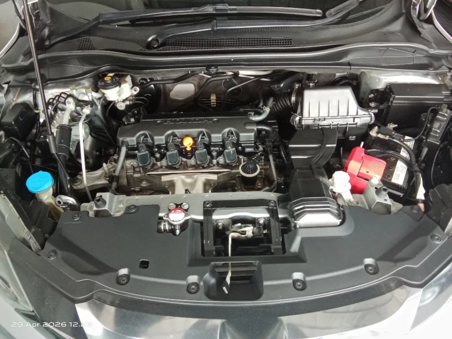 Foto Mobil Bekas Mesin Honda HR-V 1.8 RS tahun 2018