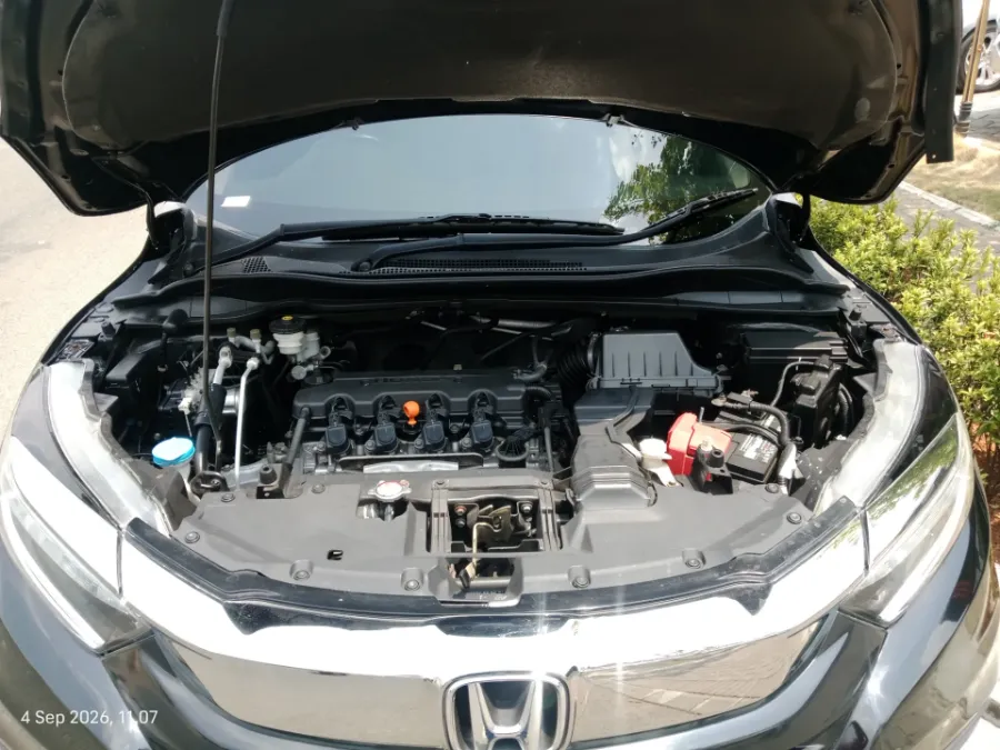Foto Mobil Bekas Mesin Honda HR-V 1.8 RS tahun 2018