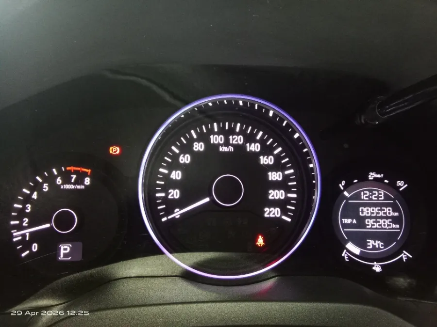 Foto Mobil Bekas Odometer Honda HR-V 1.8 RS tahun 2018