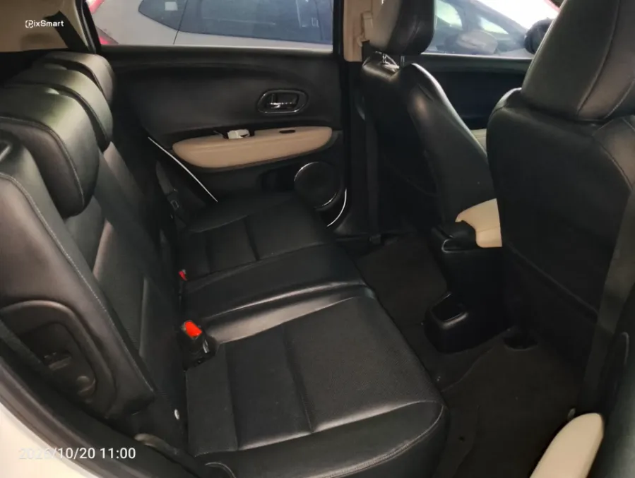 Foto Mobil Bekas Kabin Belakang Honda HR-V 1.8 RS tahun 2019