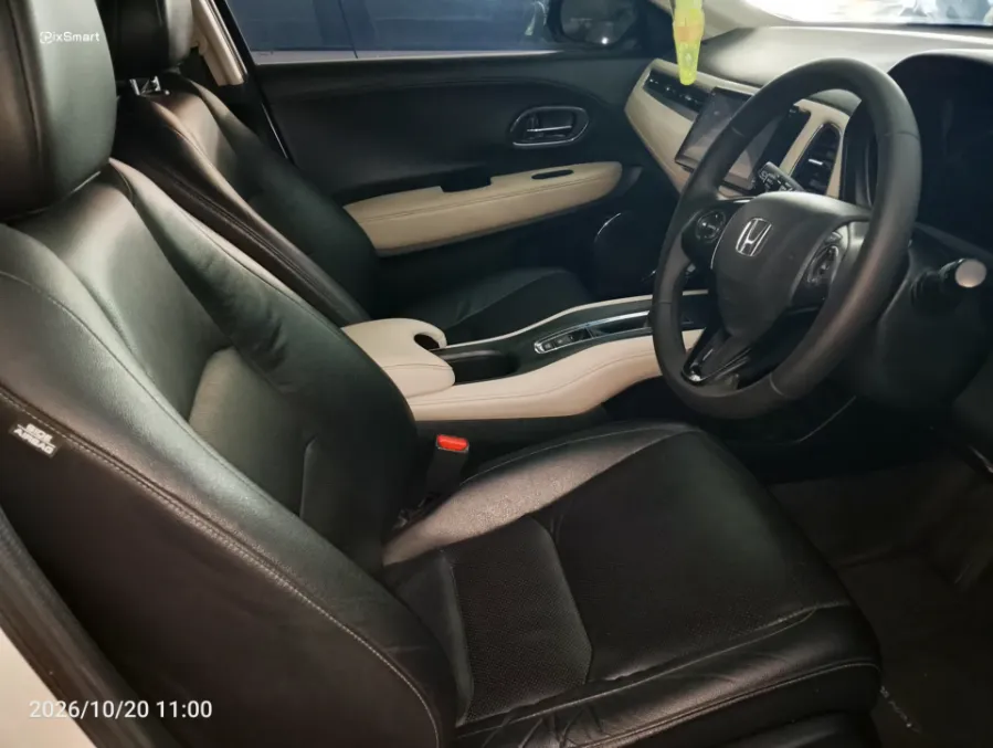 Foto Mobil Bekas Kabin Depan Honda HR-V 1.8 RS tahun 2019
