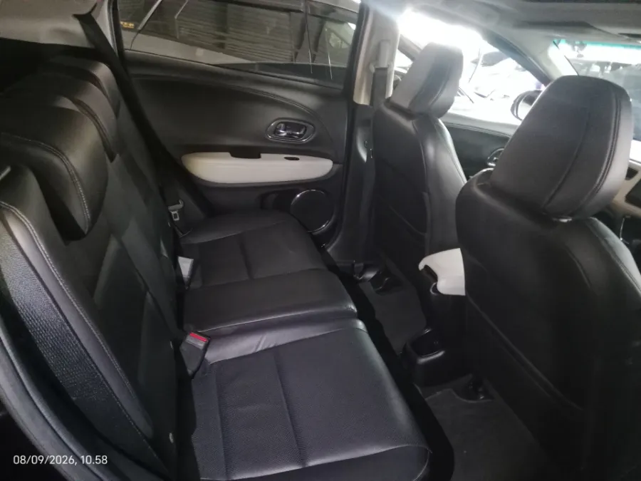 Foto Mobil Bekas Kabin Belakang Honda HR-V 1.8 RS tahun 2020