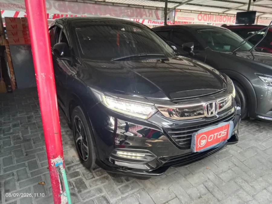 Foto Mobil Bekas Kanan Depan Honda HR-V 1.8 RS tahun 2020