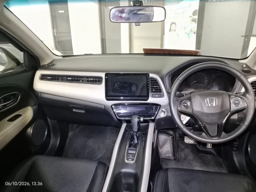 Foto Mobil Bekas Dashboard Honda HR-V 1.8 RS tahun 2021