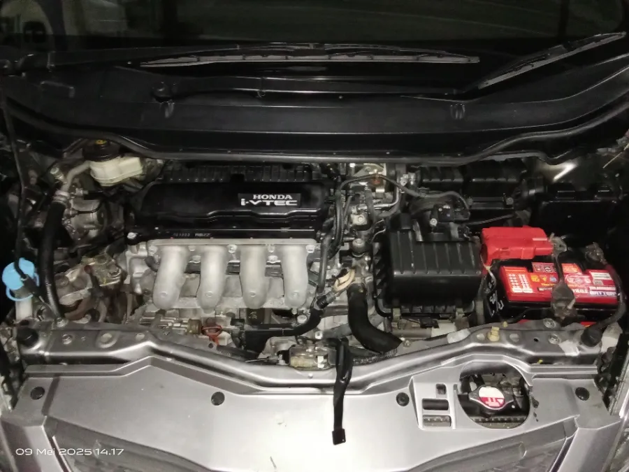 Foto Mobil Bekas Mesin Honda Jazz 1.5 E tahun 2008