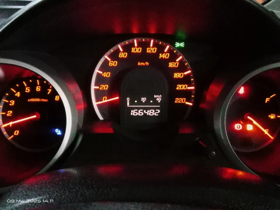 Foto Mobil Bekas Odometer Honda Jazz 1.5 E tahun 2008