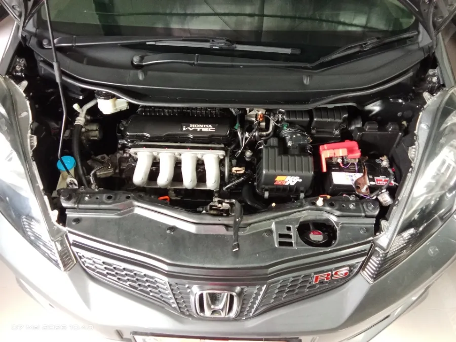 Foto Mobil Bekas Mesin Honda Jazz 1.5 E tahun 2014