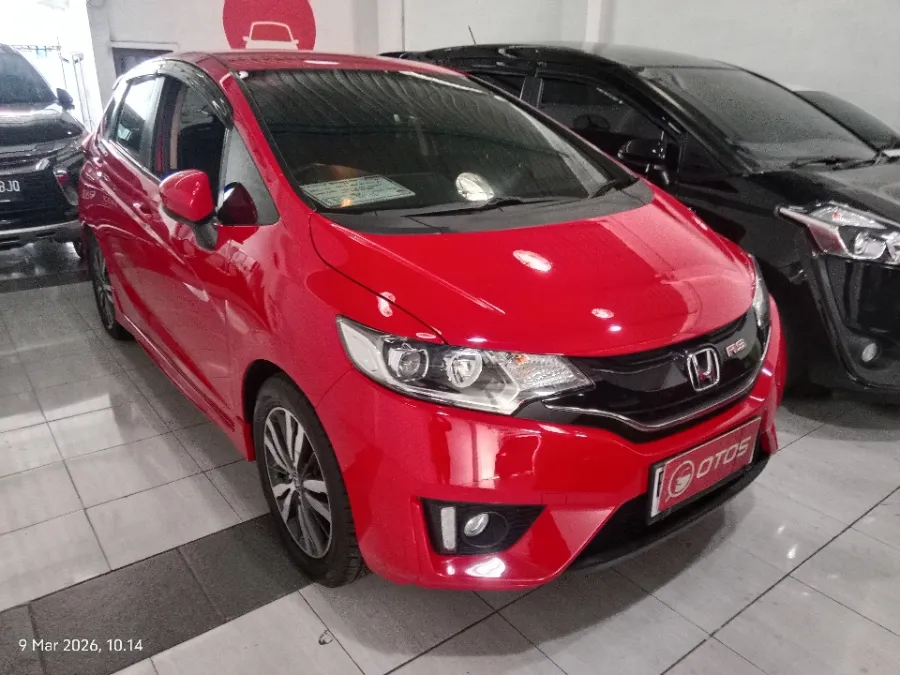 Foto Mobil Bekas Kanan Depan Honda Jazz 1.5 RS tahun 2015