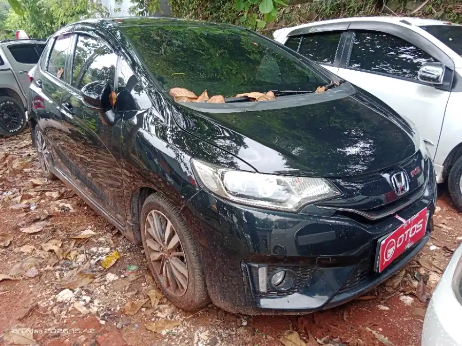 Foto Mobil Bekas Kanan Depan Honda Jazz 1.5 RS tahun 2015
