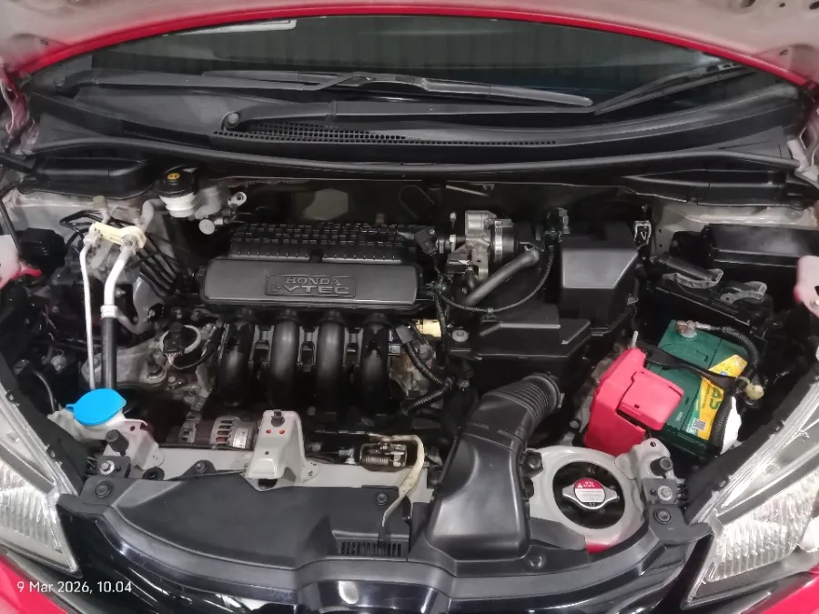 Foto Mobil Bekas Mesin Honda Jazz 1.5 RS tahun 2015