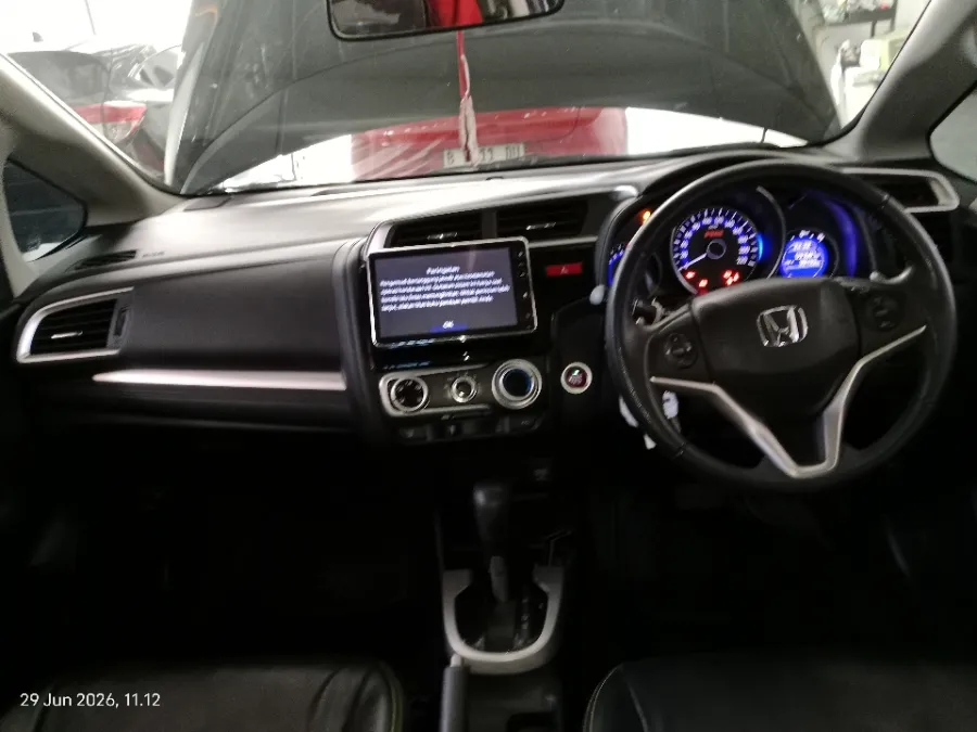 Foto Mobil Bekas Dashboard Honda Jazz 1.5 RS tahun 2016