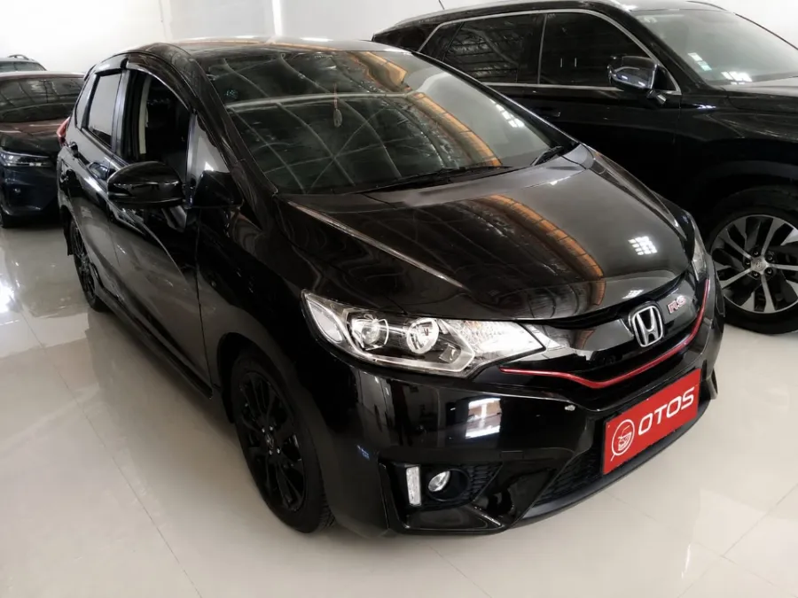 Foto Mobil Bekas Kanan Depan Honda Jazz 1.5 RS tahun 2016
