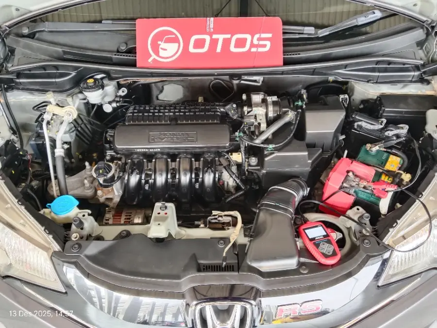 Foto Mobil Bekas Mesin Honda Jazz 1.5 RS tahun 2016