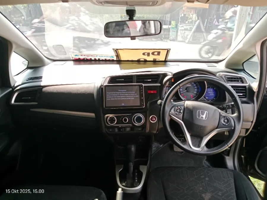 Foto Mobil Bekas Dashboard Honda Jazz 1.5 RS tahun 2017