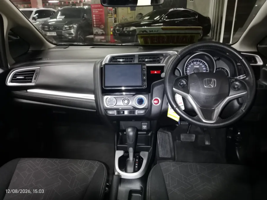 Foto Mobil Bekas Dashboard Honda Jazz 1.5 RS tahun 2017