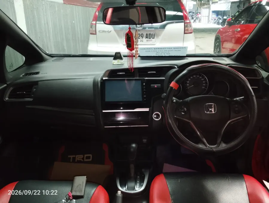 Foto Mobil Bekas Dashboard Honda Jazz 1.5 RS tahun 2017