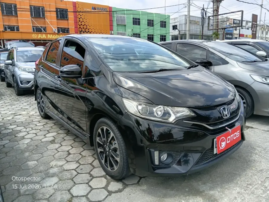 Foto Mobil Bekas Kanan Depan Honda Jazz 1.5 RS tahun 2017