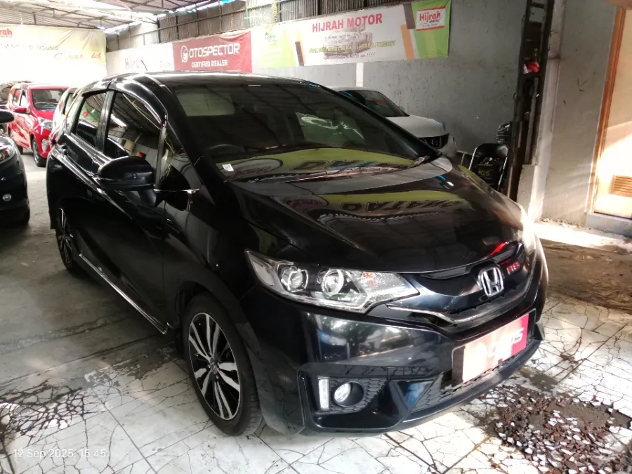 Foto Mobil Bekas Kanan Depan Honda Jazz 1.5 RS tahun 2017
