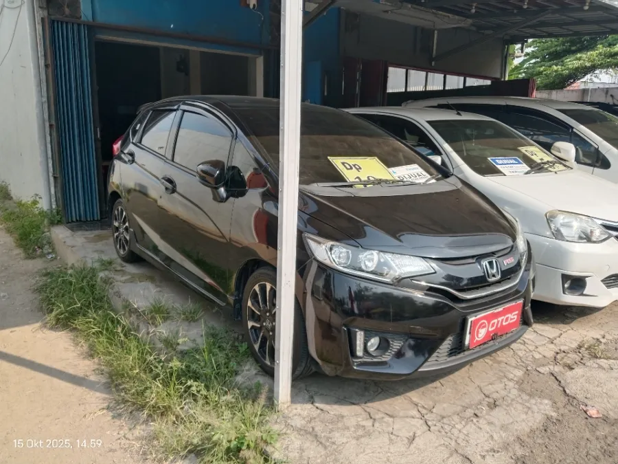 Foto Mobil Bekas Kanan Depan Honda Jazz 1.5 RS tahun 2017