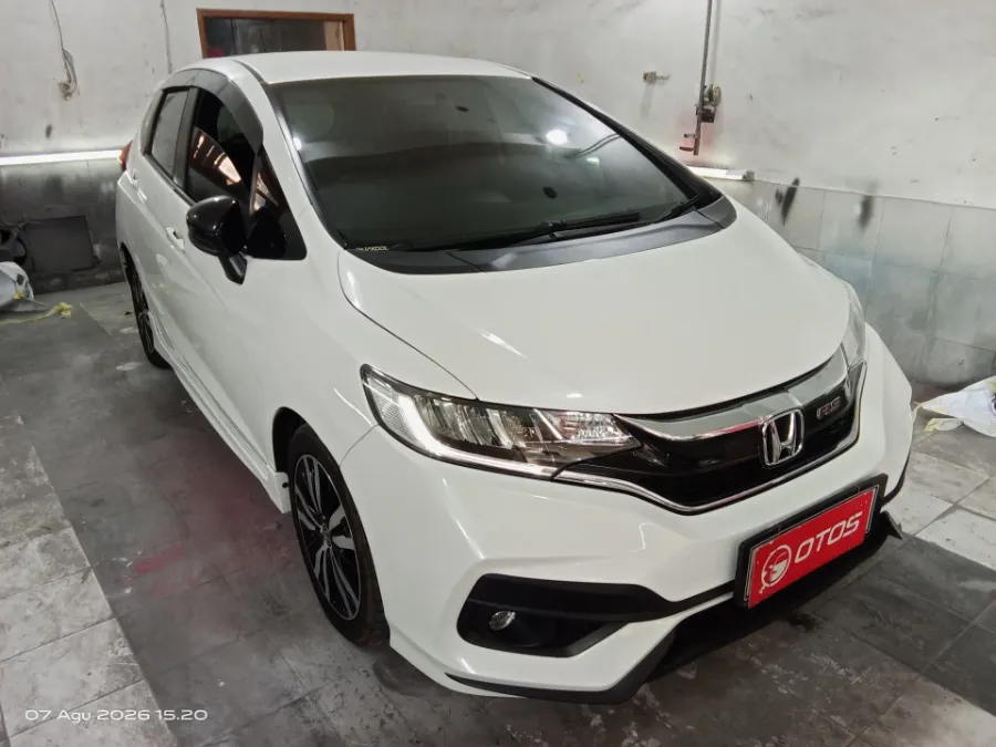 Foto Mobil Bekas Kanan Depan Honda Jazz 1.5 RS tahun 2017