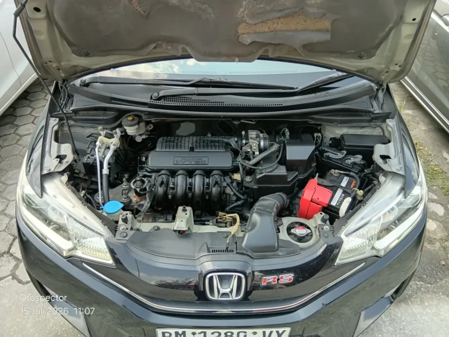 Foto Mobil Bekas Mesin Honda Jazz 1.5 RS tahun 2017