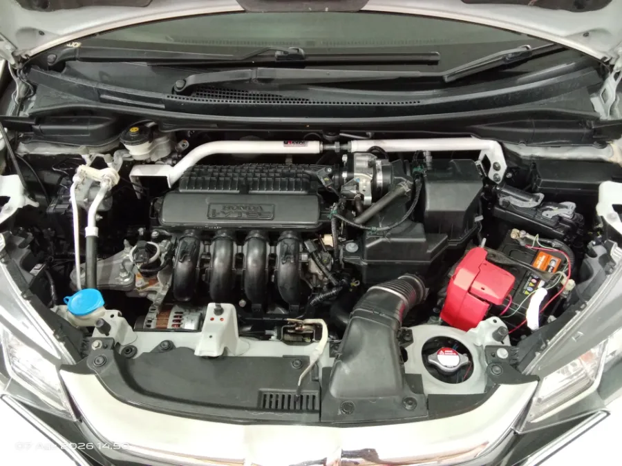 Foto Mobil Bekas Mesin Honda Jazz 1.5 RS tahun 2017