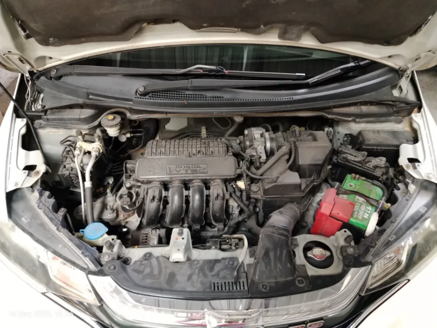 Foto Mobil Bekas Mesin Honda Jazz 1.5 RS tahun 2017