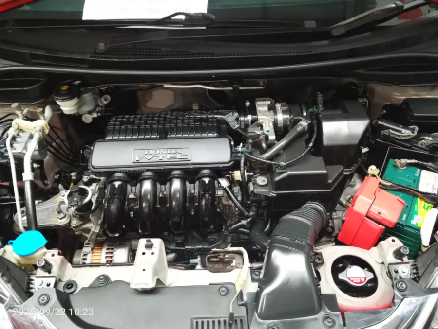 Foto Mobil Bekas Mesin Honda Jazz 1.5 RS tahun 2017