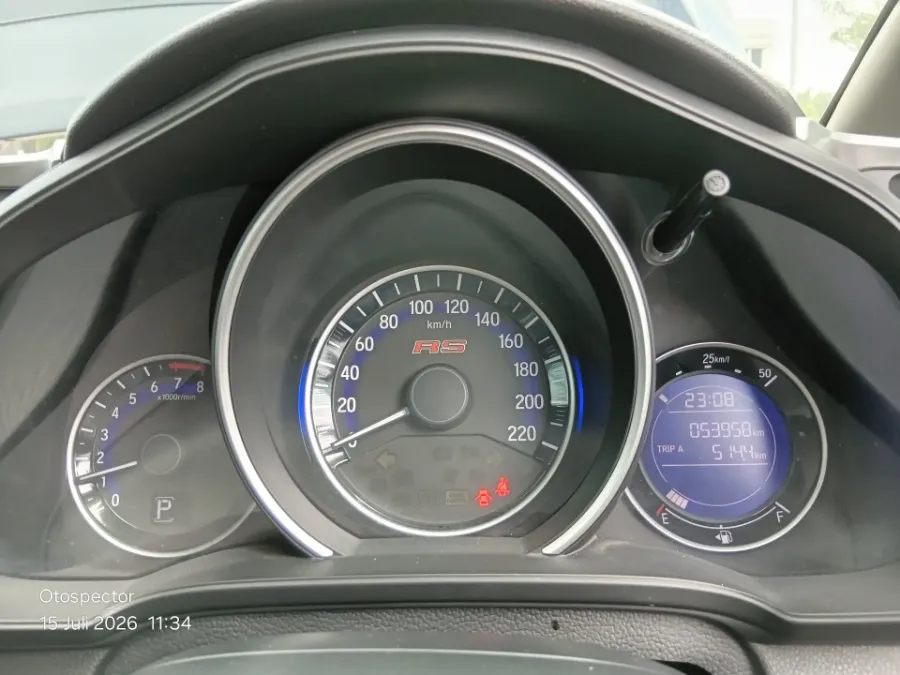 Foto Mobil Bekas Odometer Honda Jazz 1.5 RS tahun 2017