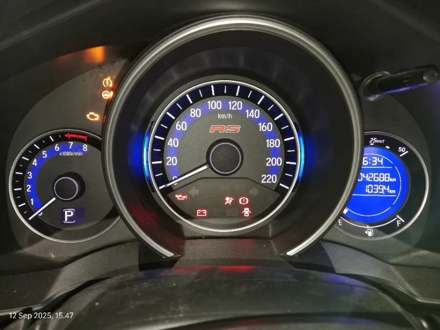 Foto Mobil Bekas Odometer Honda Jazz 1.5 RS tahun 2017