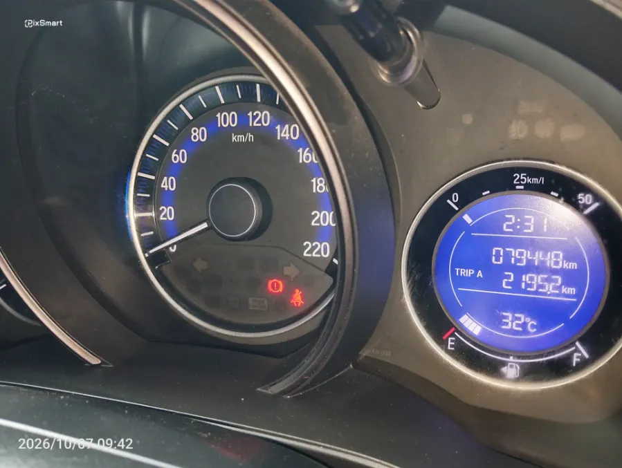 Foto Mobil Bekas Odometer Honda Jazz 1.5 RS tahun 2017