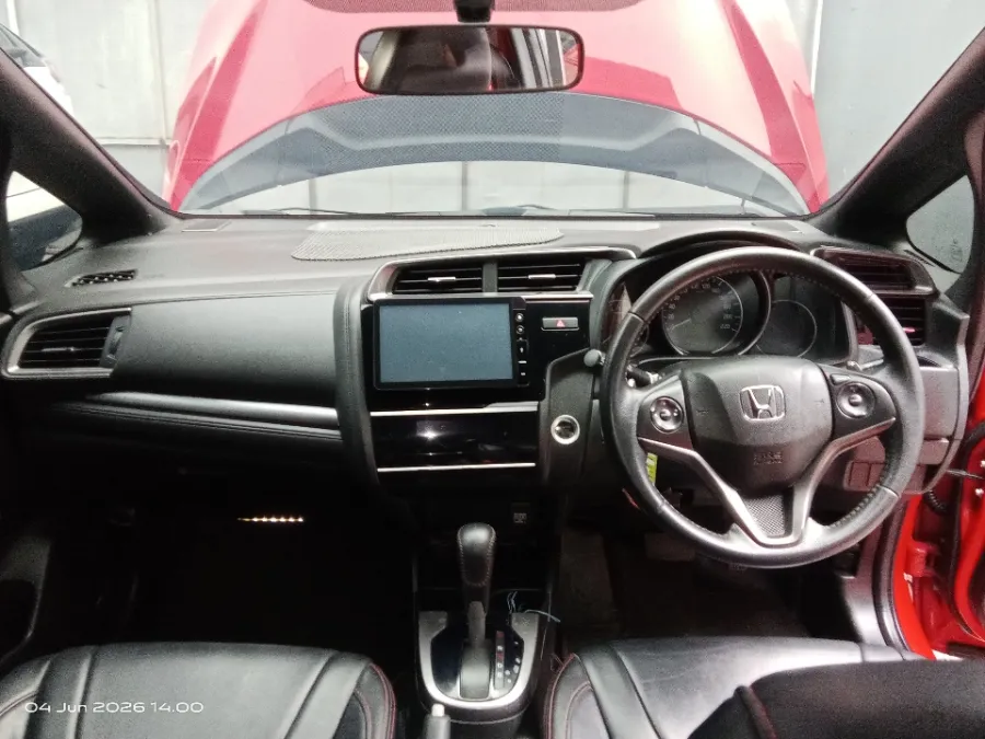 Foto Mobil Bekas Dashboard Honda Jazz 1.5 RS tahun 2018