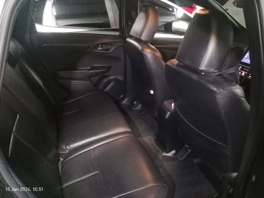 Foto Mobil Bekas Kabin Belakang Honda Jazz 1.5 RS tahun 2018