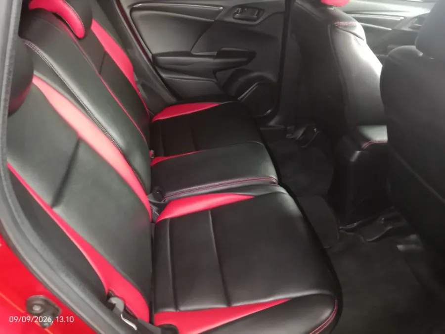 Foto Mobil Bekas Kabin Belakang Honda Jazz 1.5 RS tahun 2018