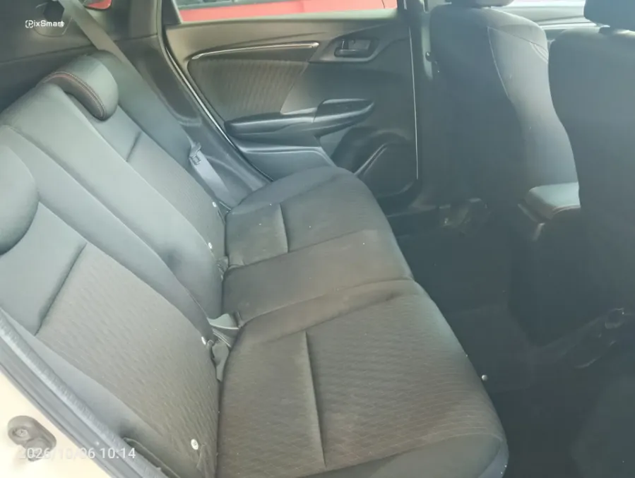Foto Mobil Bekas Kabin Belakang Honda Jazz 1.5 RS tahun 2018