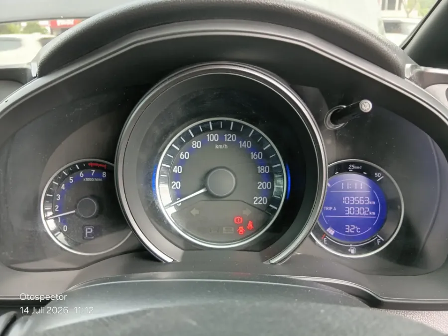 Foto Mobil Bekas Odometer Honda Jazz 1.5 RS tahun 2018