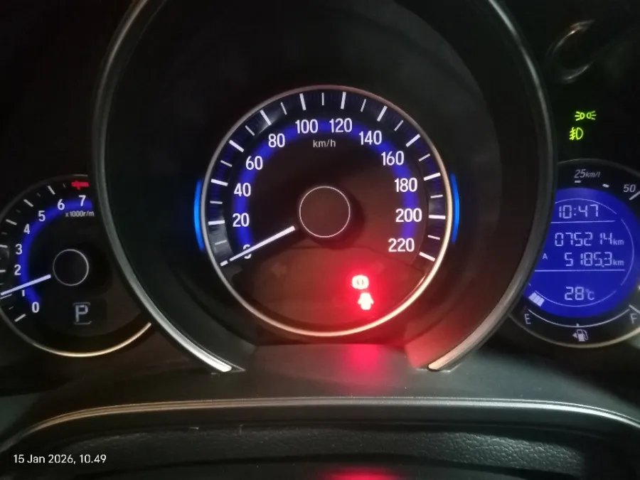 Foto Mobil Bekas Odometer Honda Jazz 1.5 RS tahun 2018