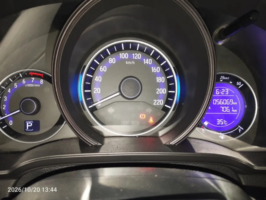 Foto Mobil Bekas Odometer Honda Jazz 1.5 RS tahun 2018